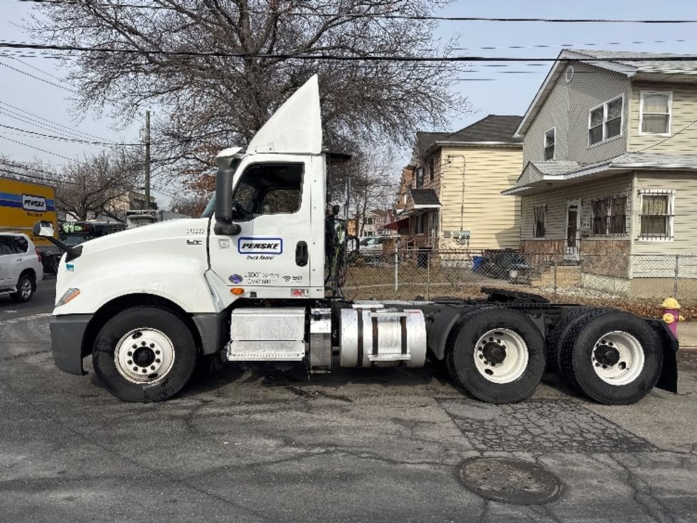 2018 International LT625 LT photo 4