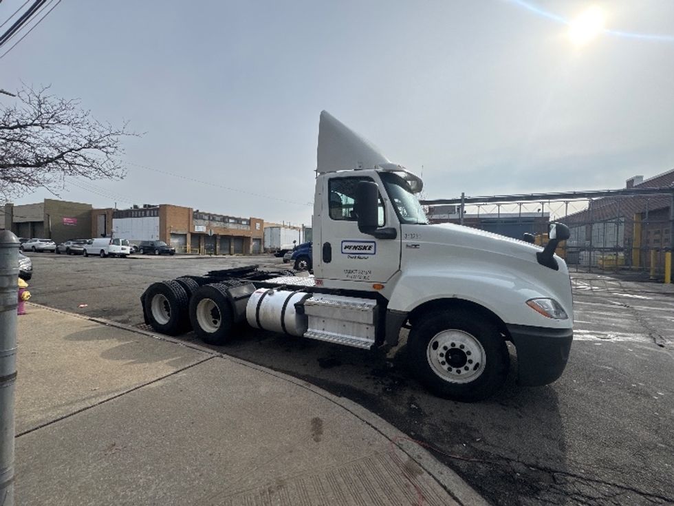 2018 International LT625 LT photo 8