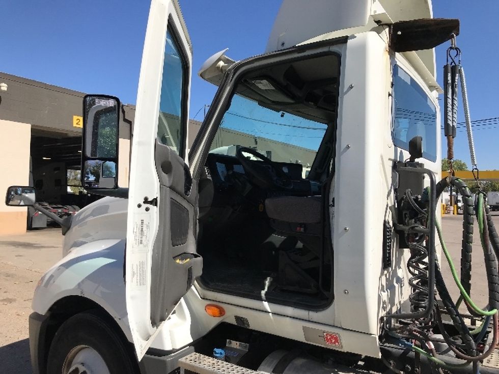 Day Cab Tractor-Heavy Duty Tractors-International-2018-LT625-Des Moines-IA-737,690\n\t\tmiles-$ 22,000 - Image 9