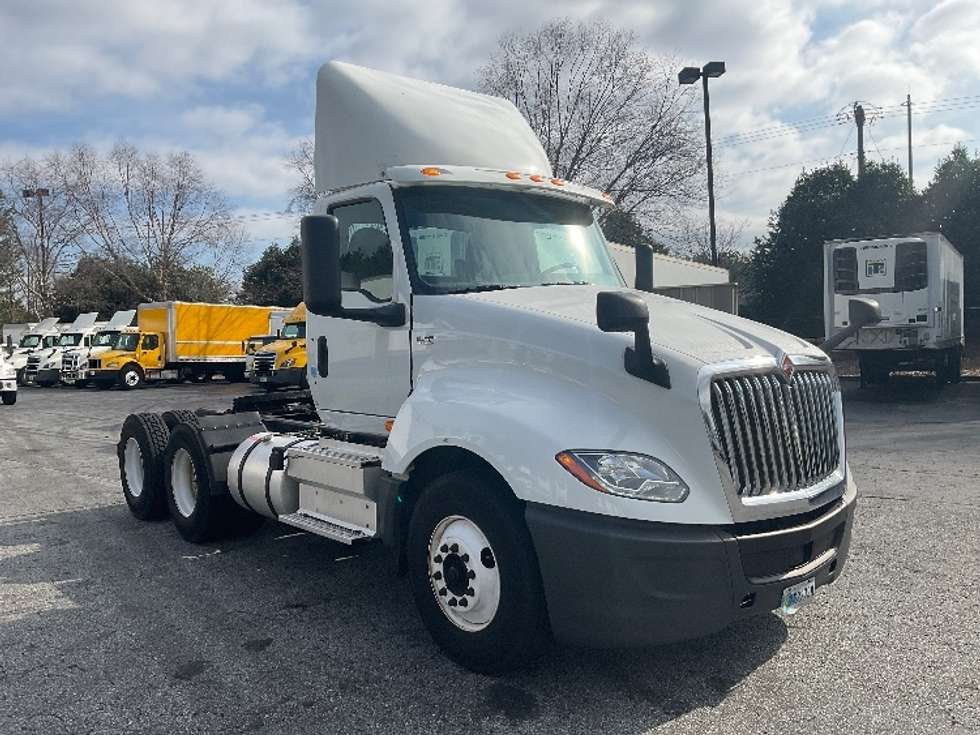 Day Cab Tractor-Heavy Duty Tractors-International-2018-LT625-Duluth-GA-276,702
miles-$ 28,750