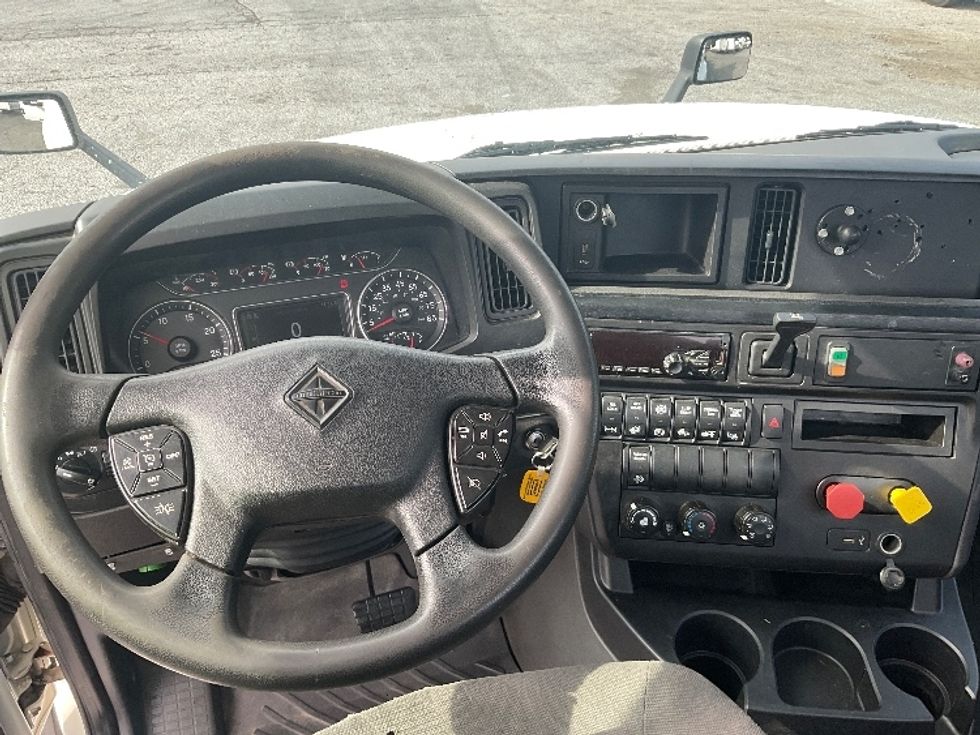 Day Cab Tractor-Heavy Duty Tractors-International-2018-LT625-Duluth-GA-276,702\n\t\tmiles-$ 28,750 - Image 11