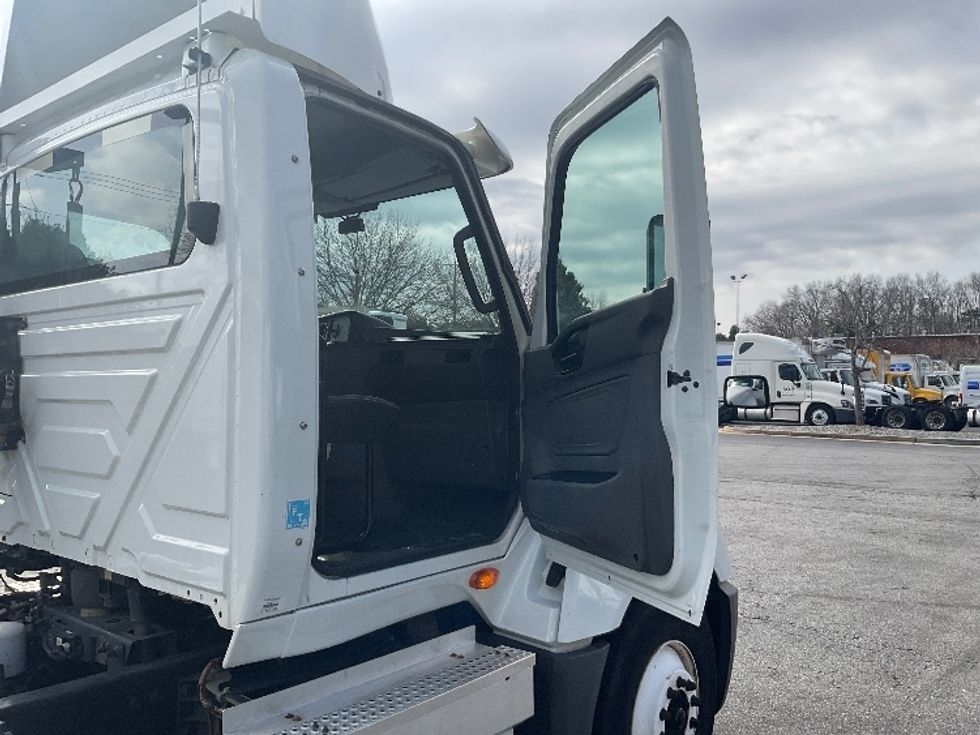 Day Cab Tractor-Heavy Duty Tractors-International-2018-LT625-Duluth-GA-276,702\n\t\tmiles-$ 28,750 - Image 12