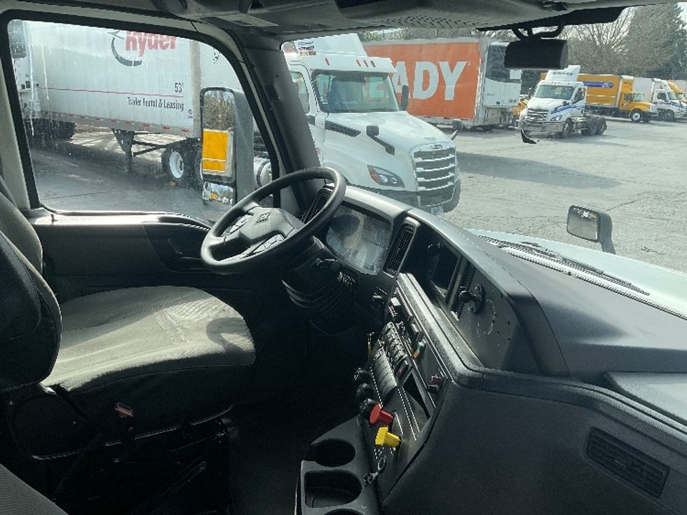 Day Cab Tractor-Heavy Duty Tractors-International-2018-LT625-Duluth-GA-276,702\n\t\tmiles-$ 28,750 - Image 14