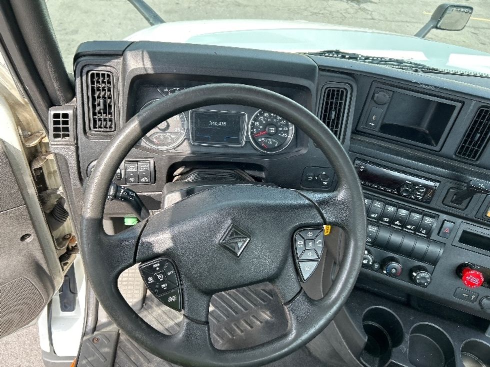 Day Cab Tractor-Heavy Duty Tractors-International-2018-LT625-Duluth-GA-340,436\n\t\tmiles-$ 24,500 - Image 11