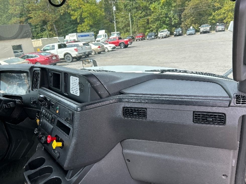Day Cab Tractor-Heavy Duty Tractors-International-2018-LT625-Duluth-GA-340,436\n\t\tmiles-$ 24,500 - Image 13