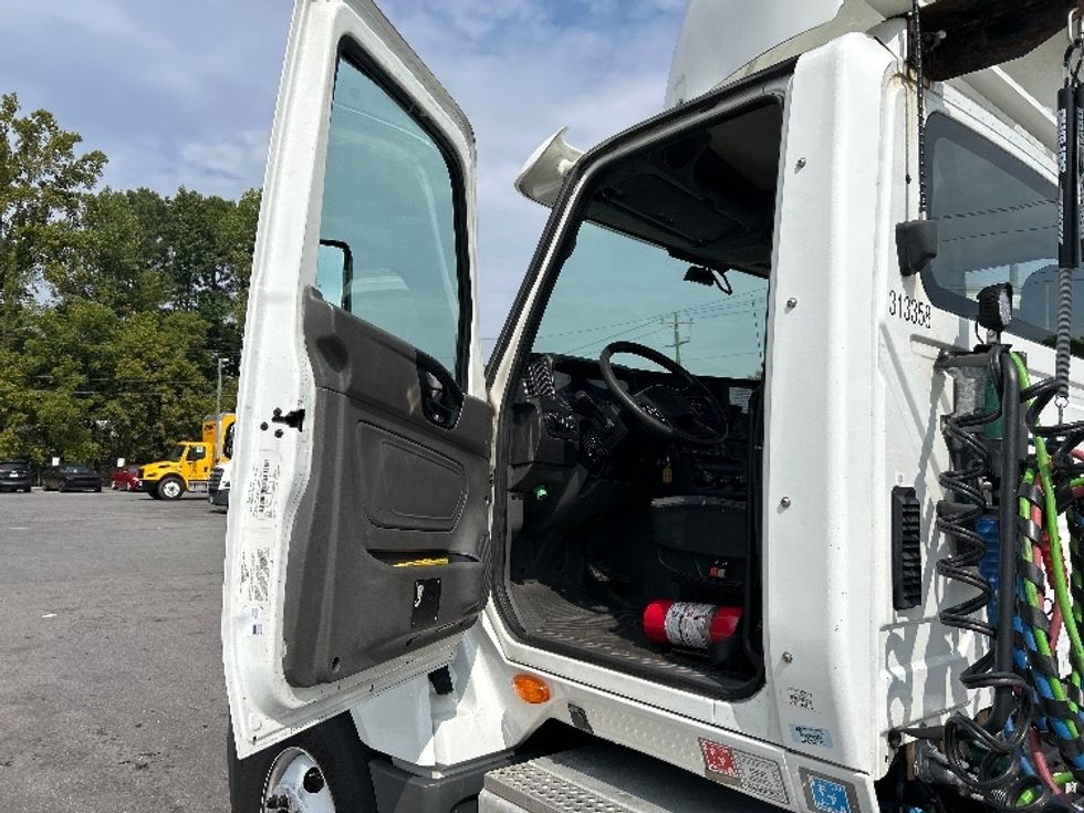 Day Cab Tractor-Heavy Duty Tractors-International-2018-LT625-Duluth-GA-340,436\n\t\tmiles-$ 24,500 - Image 9