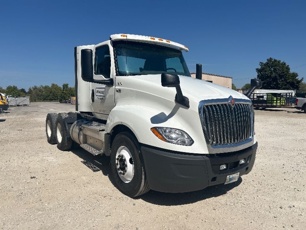 Day Cab Tractor-Heavy Duty Tractors-International-2018-LT625-Earth City-MO-521,579\n\t\tmiles-$ 22,500 - Image 1