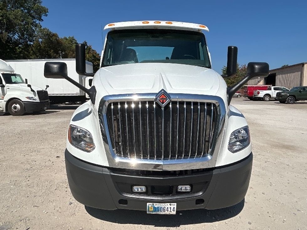 Day Cab Tractor-Heavy Duty Tractors-International-2018-LT625-Earth City-MO-521,579\n\t\tmiles-$ 22,500 - Image 2
