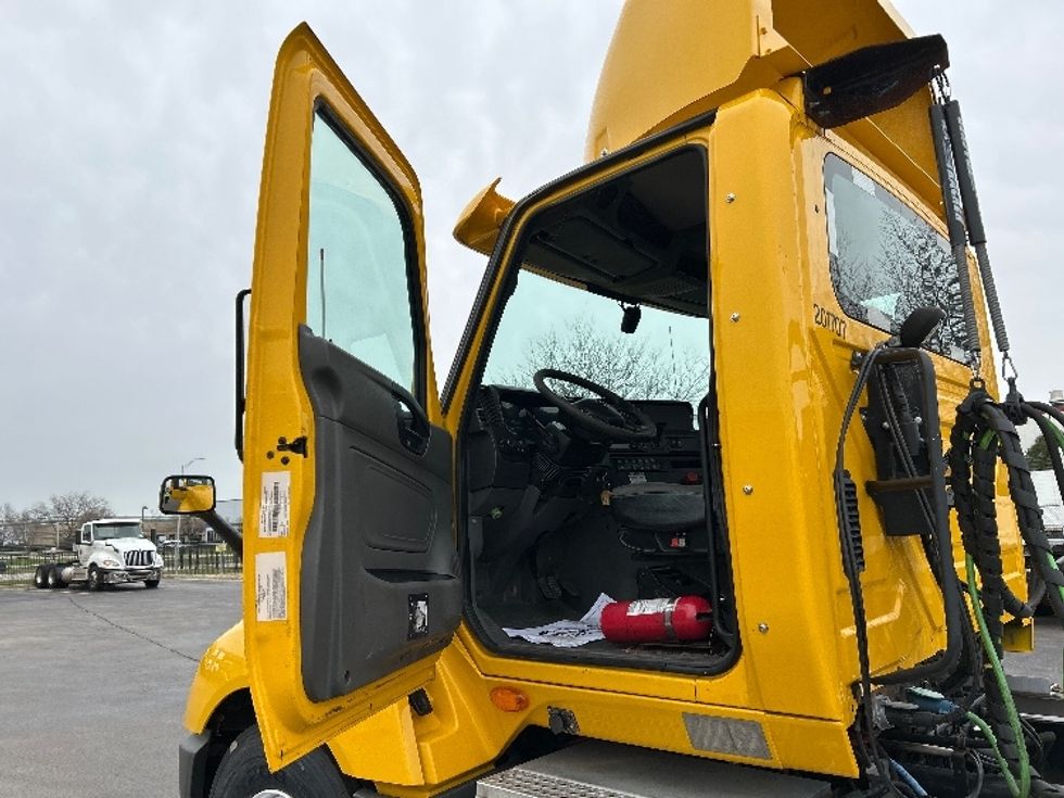 Day Cab Tractor-Heavy Duty Tractors-International-2018-LT625-East Chicago-IN-203,412\n\t\tmiles-$ 19,000 - Image 9