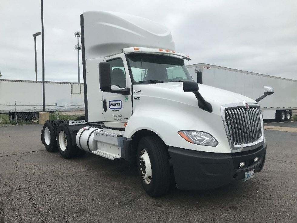 Day Cab Tractor-Heavy Duty Tractors-International-2018-LT625-East Chicago-IN-301,210\n\t\tmiles-$ 30,250 - Image 1