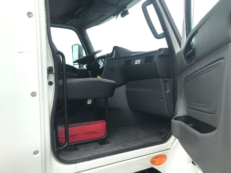 Day Cab Tractor-Heavy Duty Tractors-International-2018-LT625-East Chicago-IN-301,210\n\t\tmiles-$ 30,250 - Image 11