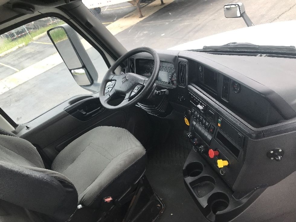 Day Cab Tractor-Heavy Duty Tractors-International-2018-LT625-East Chicago-IN-301,210\n\t\tmiles-$ 30,250 - Image 13