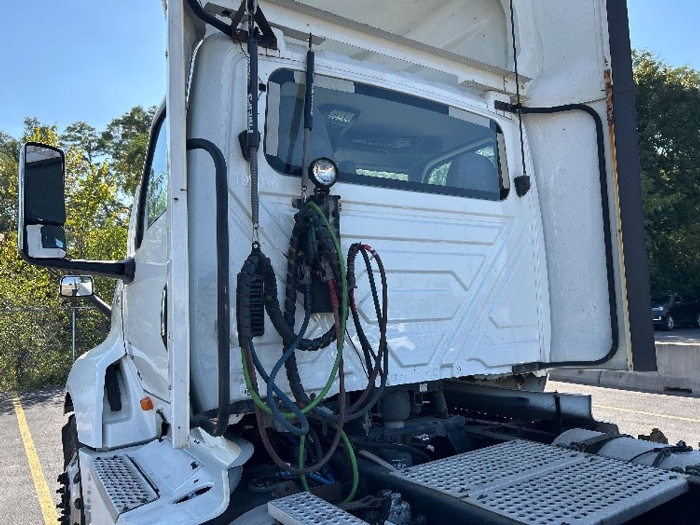 Day Cab Tractor-Heavy Duty Tractors-International-2018-LT625-East Chicago-IN-436,196\n\t\tmiles-$ 30,000 - Image 17