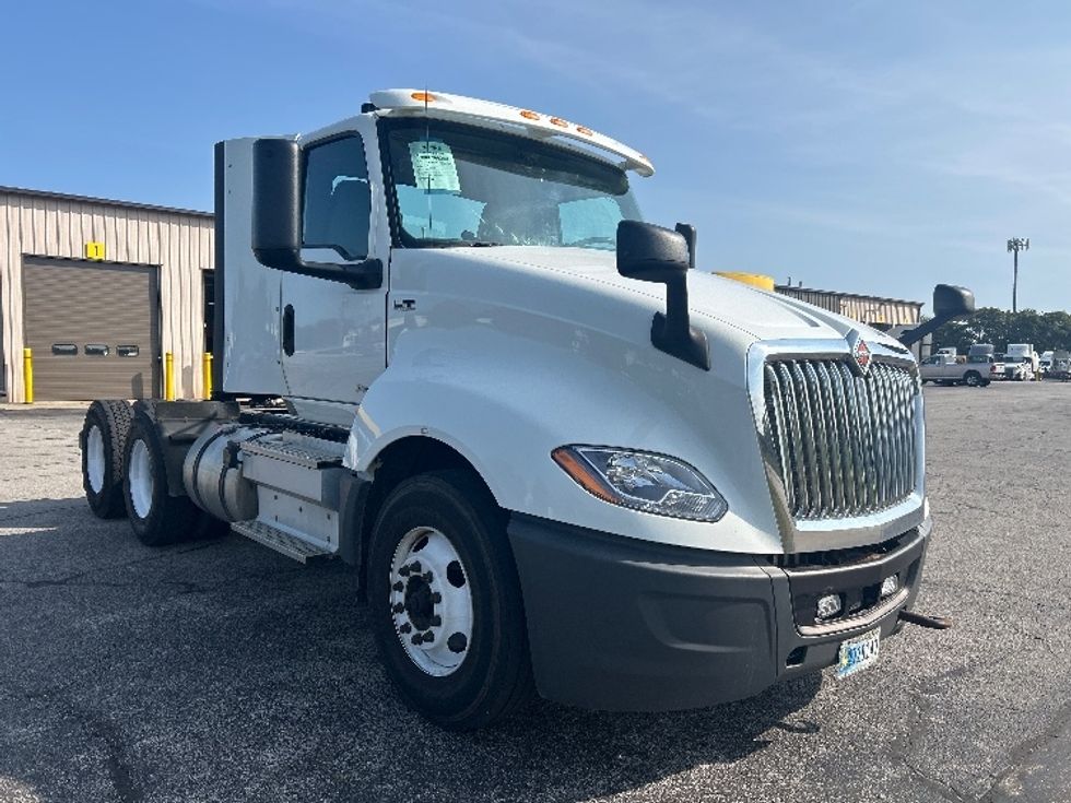 Day Cab Tractor-Heavy Duty Tractors-International-2018-LT625-Elkhart-IN-344,446\n\t\tmiles-$ 25,250 - Image 1