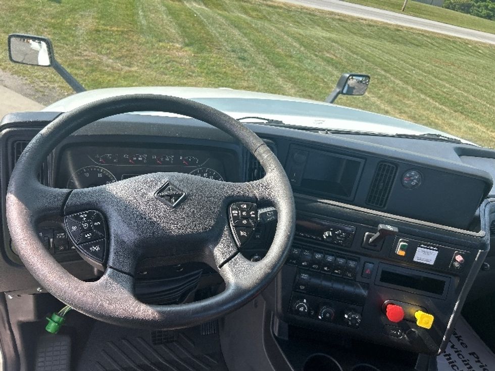Day Cab Tractor-Heavy Duty Tractors-International-2018-LT625-Elkhart-IN-344,446\n\t\tmiles-$ 25,250 - Image 11