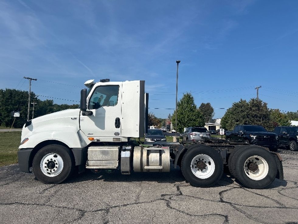Day Cab Tractor-Heavy Duty Tractors-International-2018-LT625-Elkhart-IN-344,446\n\t\tmiles-$ 25,250 - Image 4