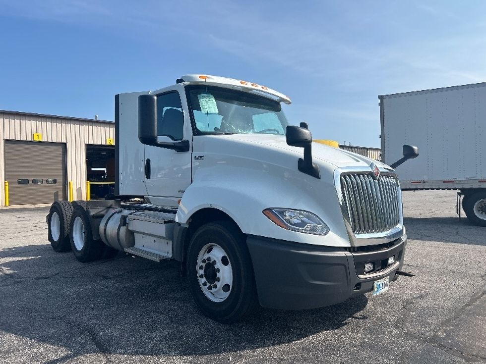 Day Cab Tractor-Heavy Duty Tractors-International-2018-LT625-Elkhart-IN-344,446\n\t\tmiles-$ 25,250 - Image 9