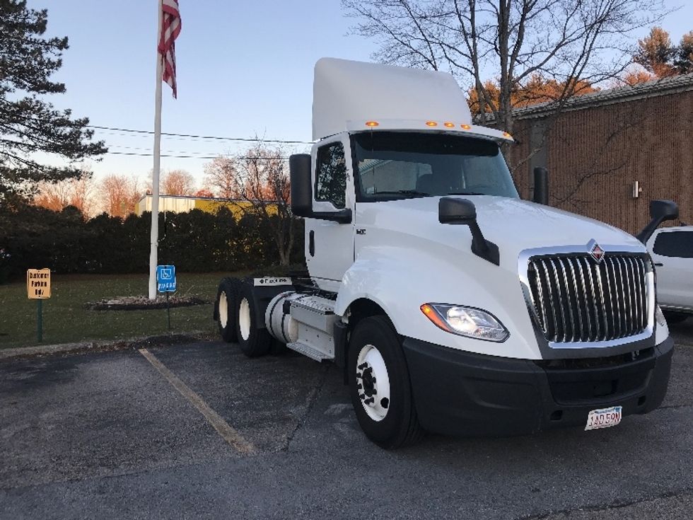 Day Cab Tractor-Heavy Duty Tractors-International-2018-LT625-Fitchburg-MA-328,501\n\t\tmiles-$ 24,000 - Image 1