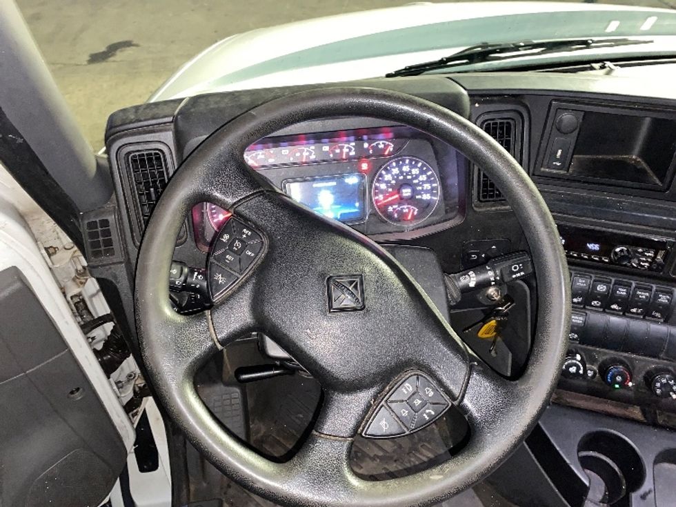 Day Cab Tractor-Heavy Duty Tractors-International-2018-LT625-Fitchburg-MA-328,501\n\t\tmiles-$ 24,000 - Image 11