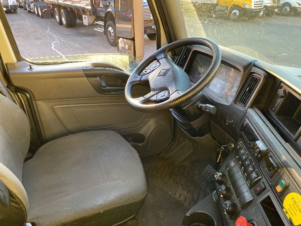Day Cab Tractor-Heavy Duty Tractors-International-2018-LT625-Fitchburg-MA-328,501\n\t\tmiles-$ 24,000 - Image 14