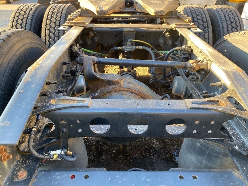 Day Cab Tractor-Heavy Duty Tractors-International-2018-LT625-Fitchburg-MA-328,501\n\t\tmiles-$ 24,000 - Image 6