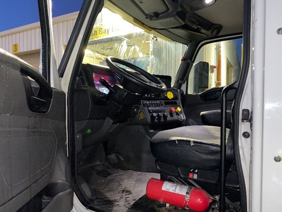 Day Cab Tractor-Heavy Duty Tractors-International-2018-LT625-Fitchburg-MA-328,501\n\t\tmiles-$ 24,000 - Image 9