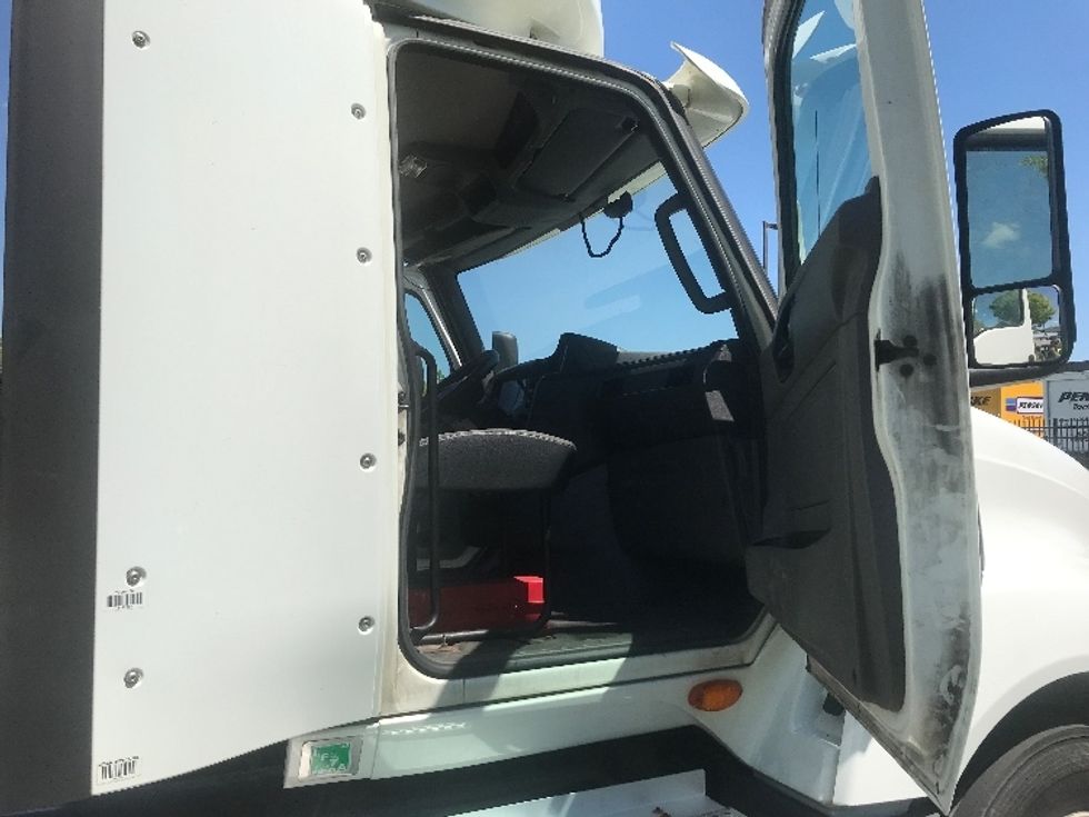 Day Cab Tractor-Heavy Duty Tractors-International-2018-LT625-Fitchburg-MA-480,000\n\t\tmiles-$ 25,000 - Image 12