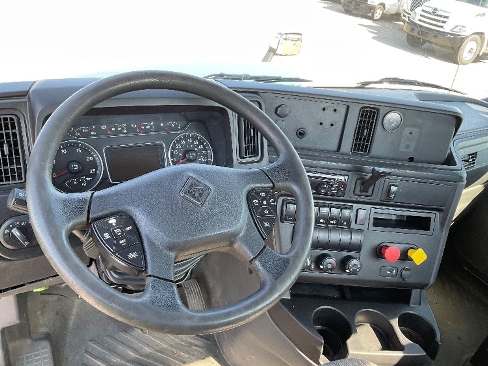 Day Cab Tractor-Heavy Duty Tractors-International-2018-LT625-Flint-MI-428,224\n\t\tmiles-$ 31,000 - Image 11