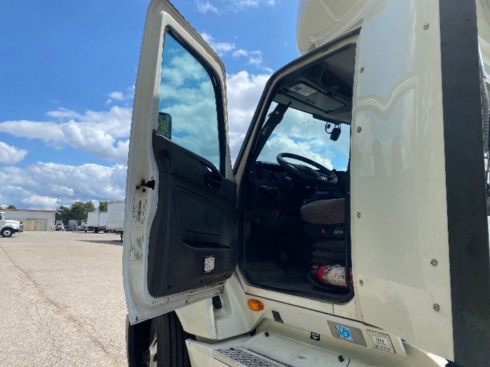 Day Cab Tractor-Heavy Duty Tractors-International-2018-LT625-Flint-MI-469,732\n\t\tmiles-$ 29,000 - Image 9