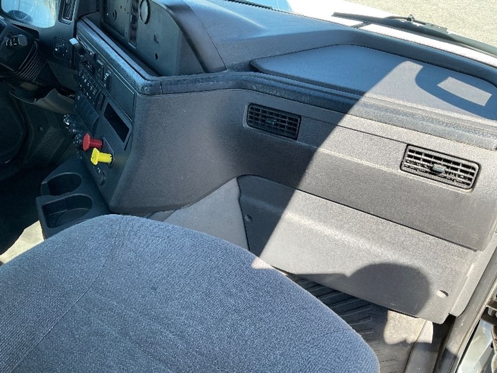 Day Cab Tractor-Heavy Duty Tractors-International-2018-LT625-Flint-MI-475,496\n\t\tmiles-$ 28,750 - Image 13