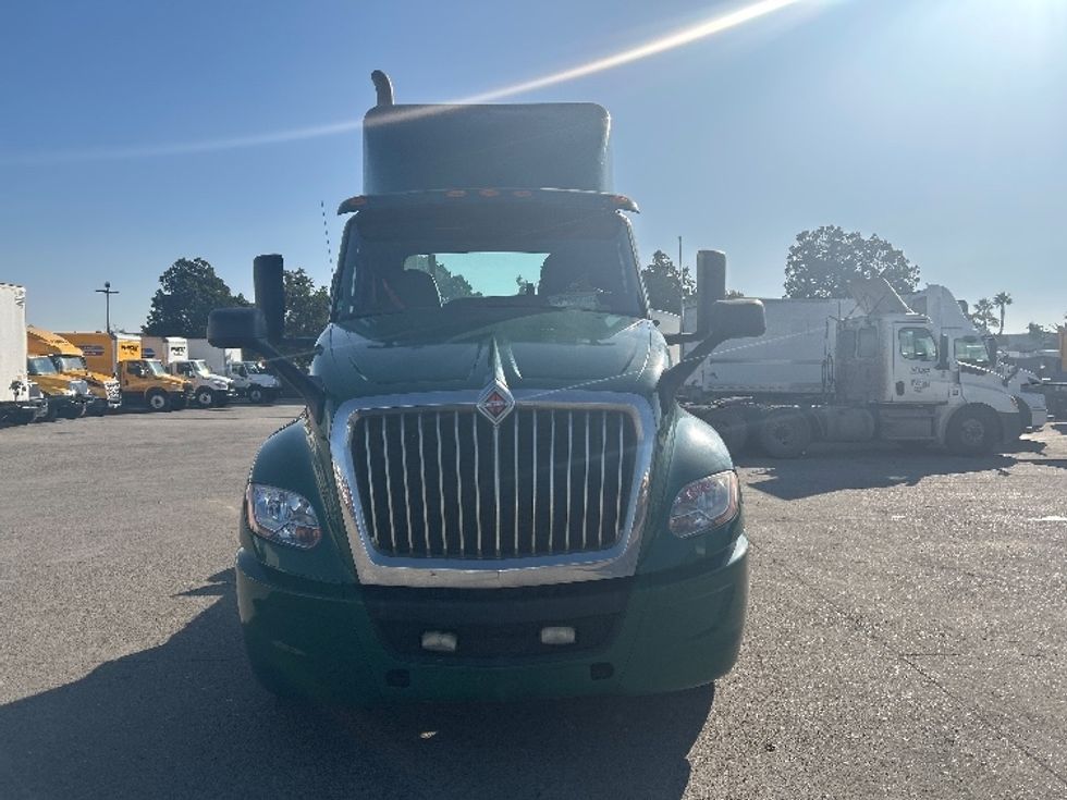 Day Cab Tractor-Heavy Duty Tractors-International-2018-LT625-Fontana-CA-263,605\n\t\tmiles-$ 31,500 - Image 2