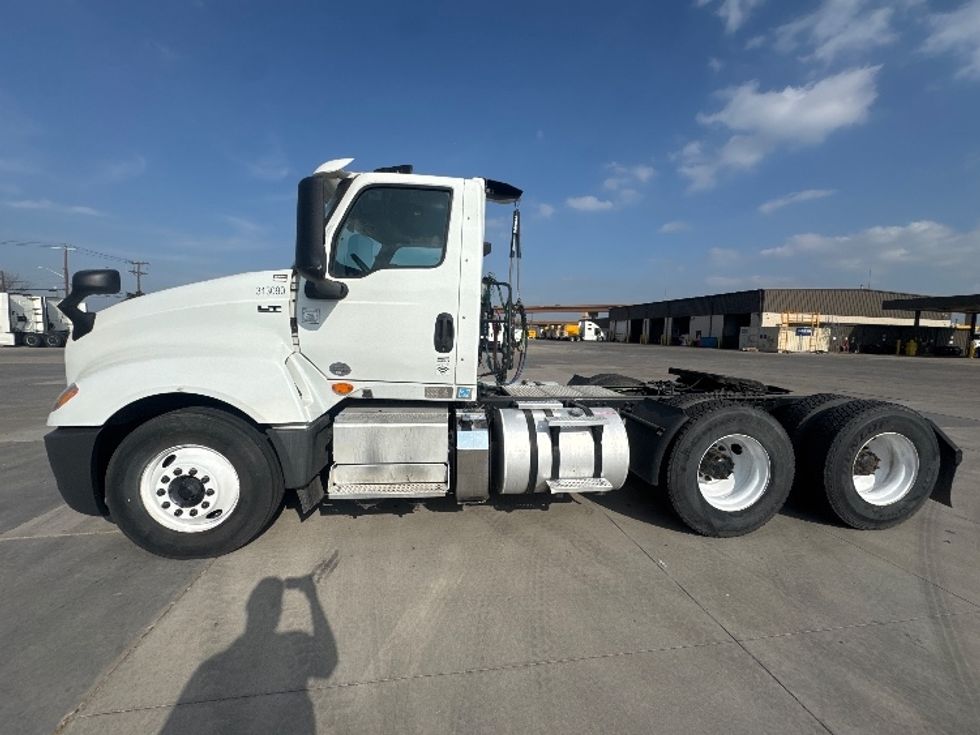 Day Cab Tractor-Heavy Duty Tractors-International-2018-LT625-Fort Worth-TX-342,112\n\t\tmiles-$ 28,250 - Image 4