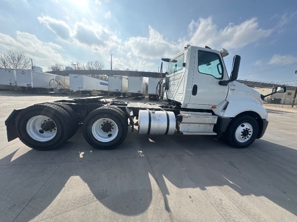 Day Cab Tractor-Heavy Duty Tractors-International-2018-LT625-Fort Worth-TX-342,112\n\t\tmiles-$ 28,250 - Image 8