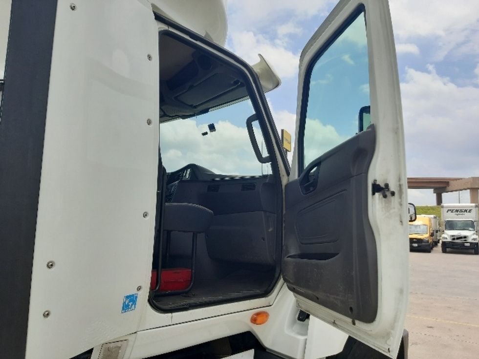 Day Cab Tractor-Heavy Duty Tractors-International-2018-LT625-Fort Worth-TX-374,304\n\t\tmiles-$ 28,250 - Image 12