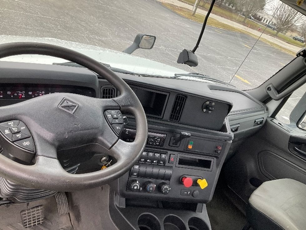 Day Cab Tractor-Heavy Duty Tractors-International-2018-LT625-Fredonia-NY-395,455\n\t\tmiles-$ 24,250 - Image 11