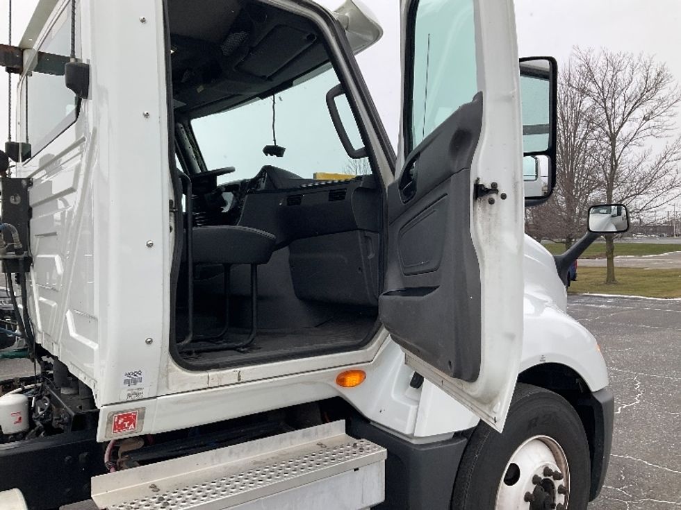 Day Cab Tractor-Heavy Duty Tractors-International-2018-LT625-Fredonia-NY-395,455\n\t\tmiles-$ 24,250 - Image 12