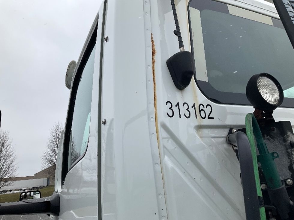 Day Cab Tractor-Heavy Duty Tractors-International-2018-LT625-Fredonia-NY-395,455\n\t\tmiles-$ 24,250 - Image 19