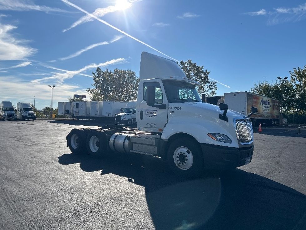 Day Cab Tractor-Heavy Duty Tractors-International-2018-LT625-Gahanna-OH-240,026\n\t\tmiles-$ 21,500 - Image 1
