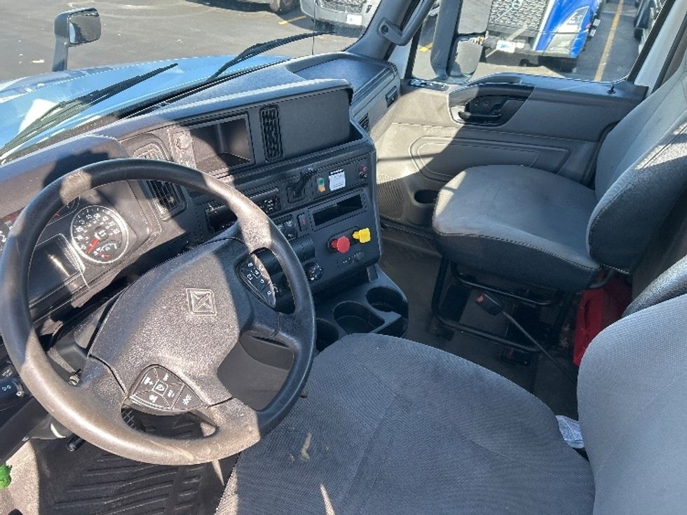 Day Cab Tractor-Heavy Duty Tractors-International-2018-LT625-Gahanna-OH-240,026\n\t\tmiles-$ 21,500 - Image 10