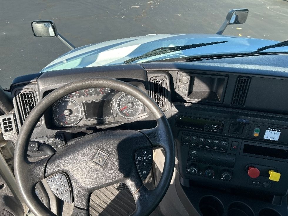Day Cab Tractor-Heavy Duty Tractors-International-2018-LT625-Gahanna-OH-240,026\n\t\tmiles-$ 21,500 - Image 11