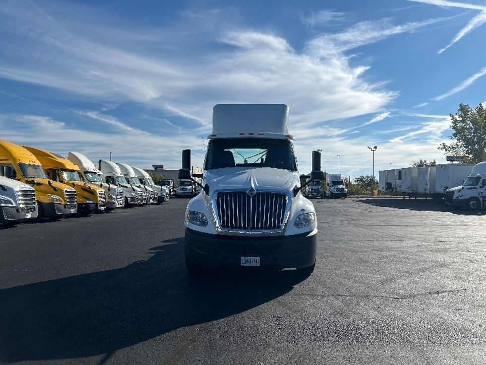 Day Cab Tractor-Heavy Duty Tractors-International-2018-LT625-Gahanna-OH-240,026\n\t\tmiles-$ 21,500 - Image 2