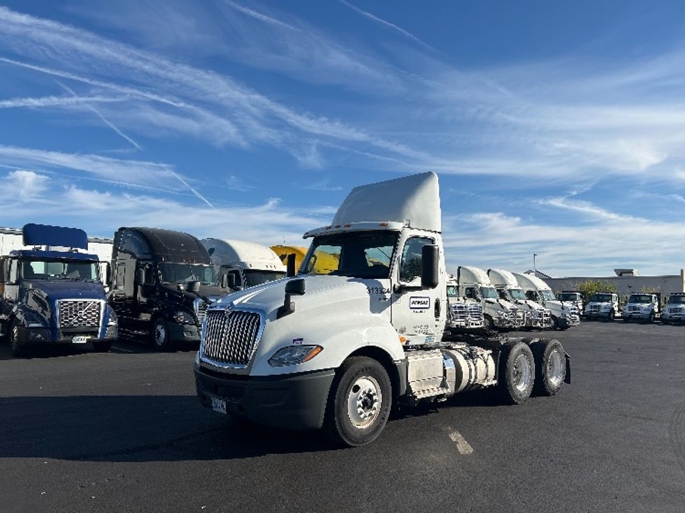 Day Cab Tractor-Heavy Duty Tractors-International-2018-LT625-Gahanna-OH-240,026\n\t\tmiles-$ 21,500 - Image 3