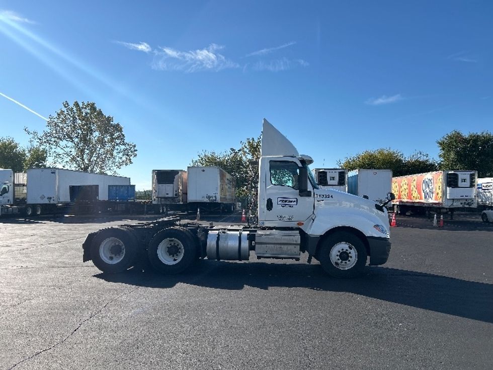 Day Cab Tractor-Heavy Duty Tractors-International-2018-LT625-Gahanna-OH-240,026\n\t\tmiles-$ 21,500 - Image 8
