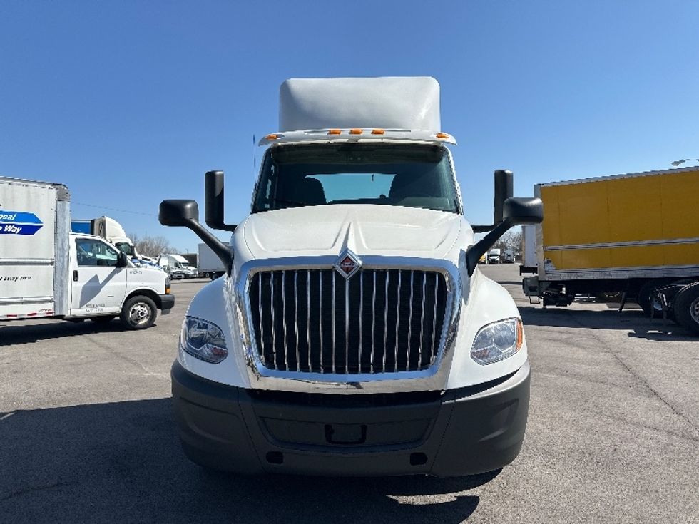 2018 International LT625 LT photo 2