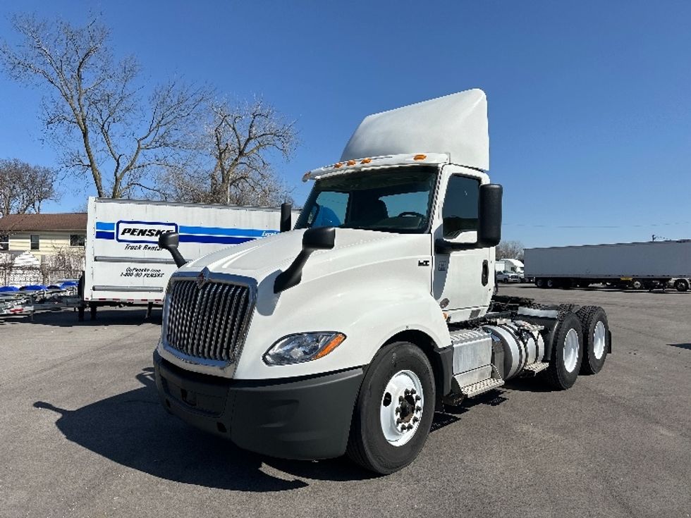 2018 International LT625 LT photo 3