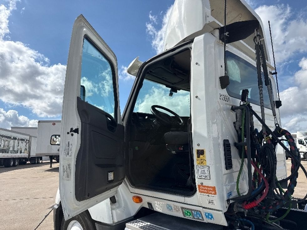 Day Cab Tractor-Heavy Duty Tractors-International-2018-LT625-Grand Prairie-TX-267,031\n\t\tmiles-$ 25,000 - Image 9