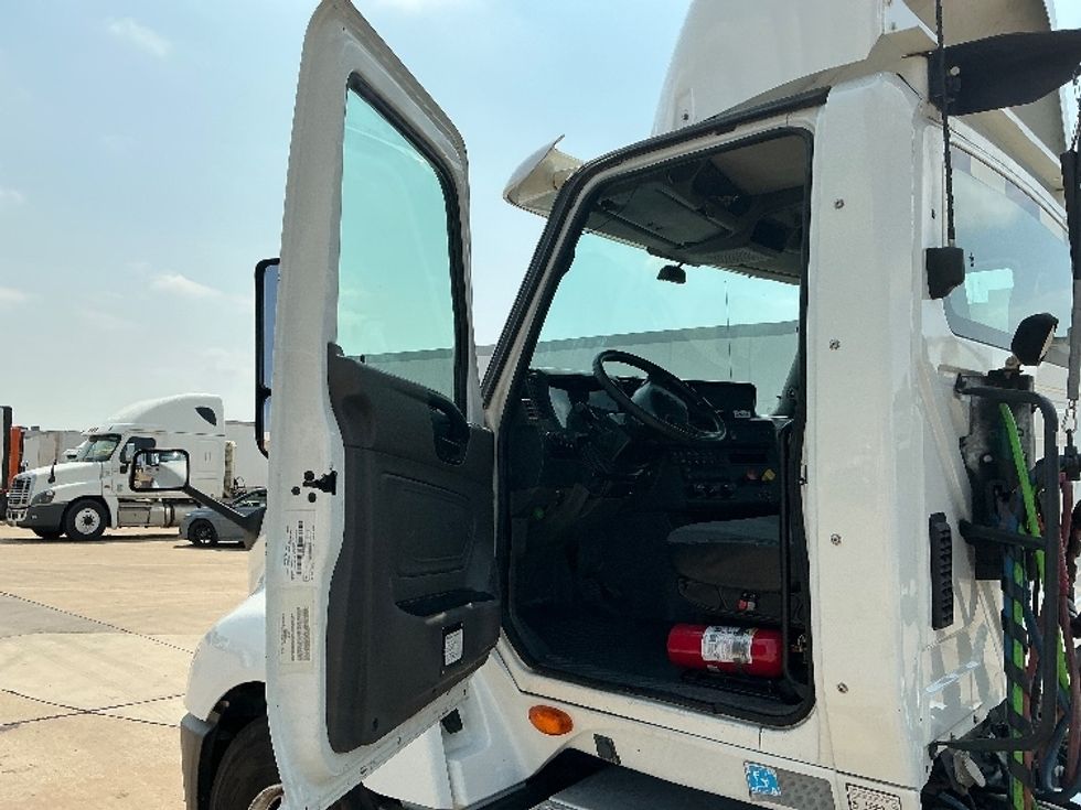 Day Cab Tractor-Heavy Duty Tractors-International-2018-LT625-Grand Prairie-TX-322,774\n\t\tmiles-$ 27,500 - Image 9