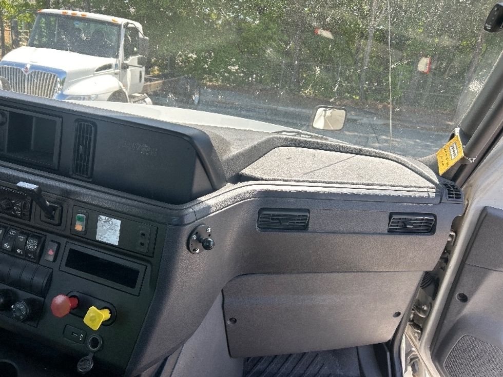 Day Cab Tractor-Heavy Duty Tractors-International-2018-LT625-Greensboro-NC-499,274\n\t\tmiles-$ 9,500 - Image 13