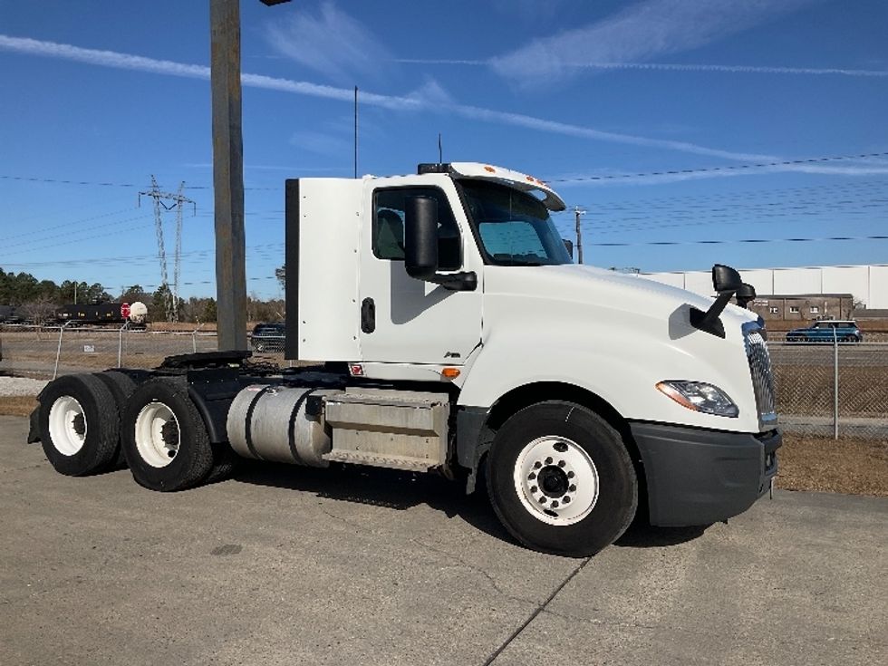 Day Cab Tractor-Heavy Duty Tractors-International-2018-LT625-Gulfport-MS-387,951\n\t\tmiles-$ 28,250 - Image 1