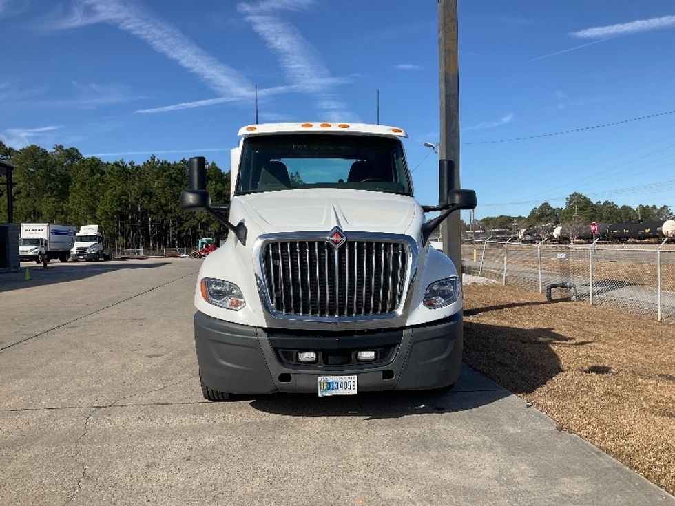Day Cab Tractor-Heavy Duty Tractors-International-2018-LT625-Gulfport-MS-387,951\n\t\tmiles-$ 28,250 - Image 2